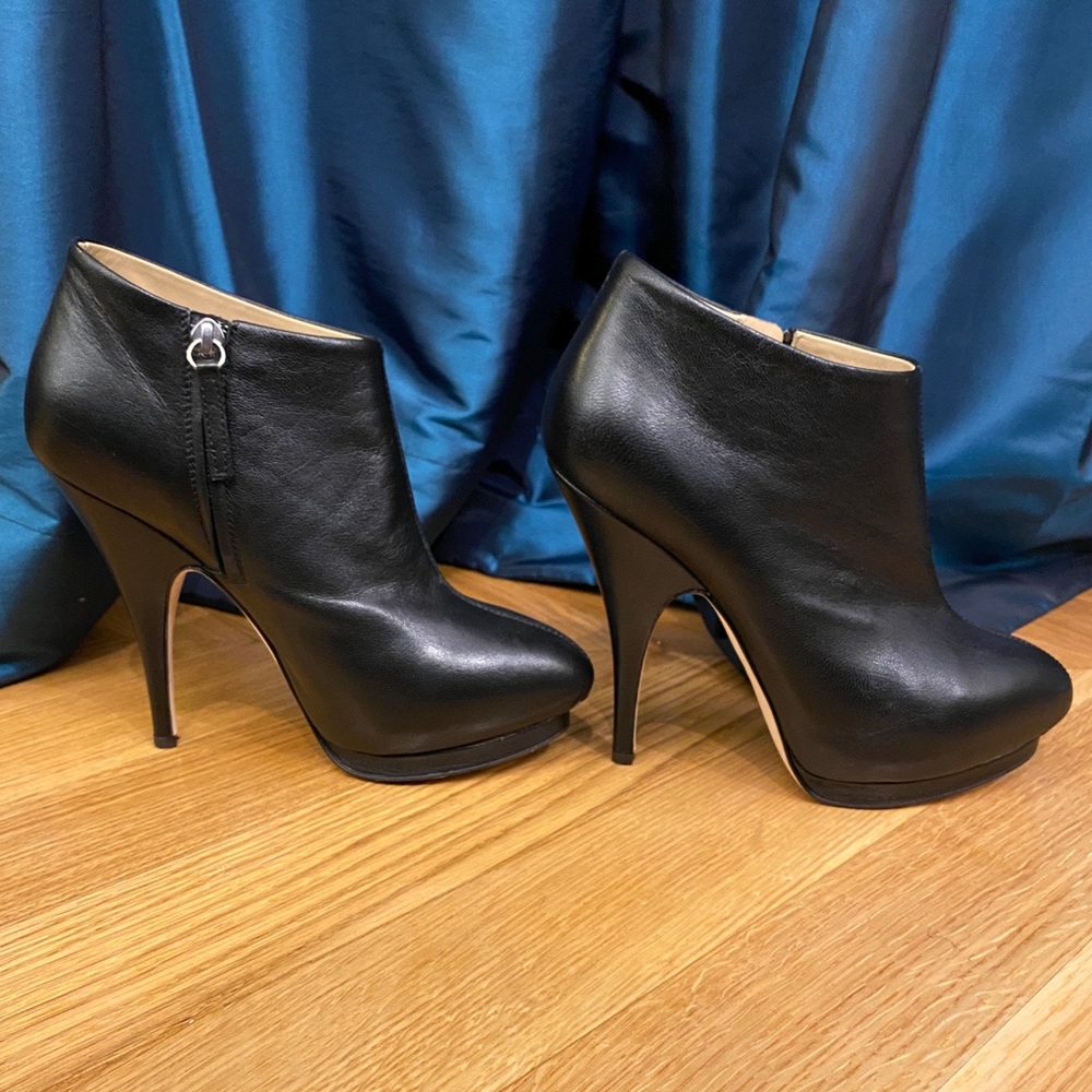Giuseppe Zanotti Black Leather Booties 37.5